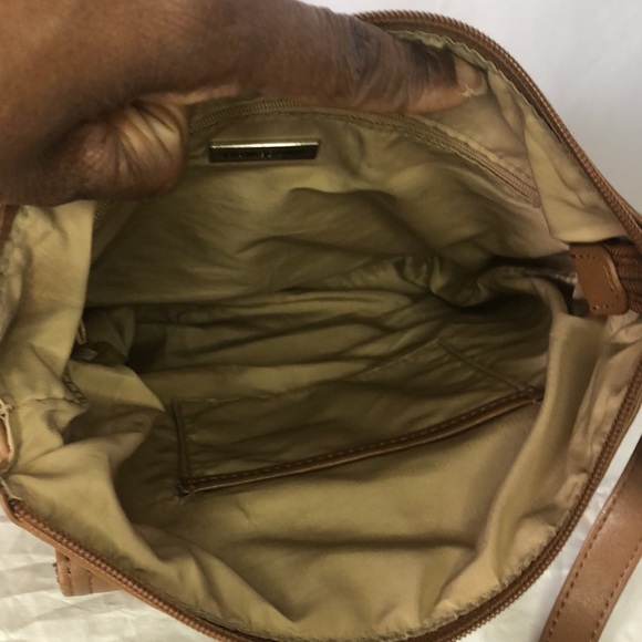 GIANI BERNINI caramel brown genuine buttery soft leather handbag. Adjust straps. - Picture 13 of 16